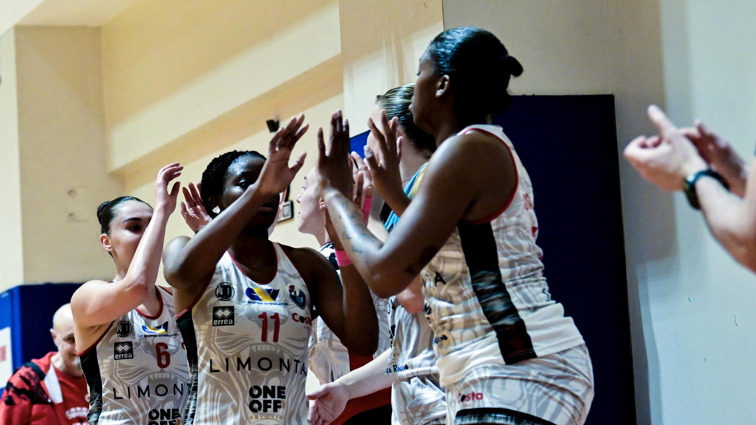 SERIE A2: LE PANTERE SBRANANO LE TIGRI